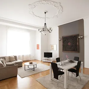 Royal Center Apartamento Budapest